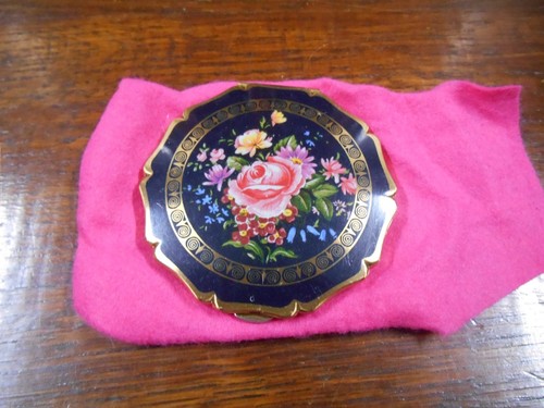 Stratton floral compact - stratton,