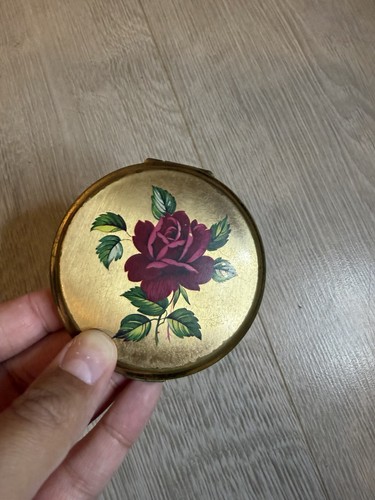 Vintage stratton gold - vintage,