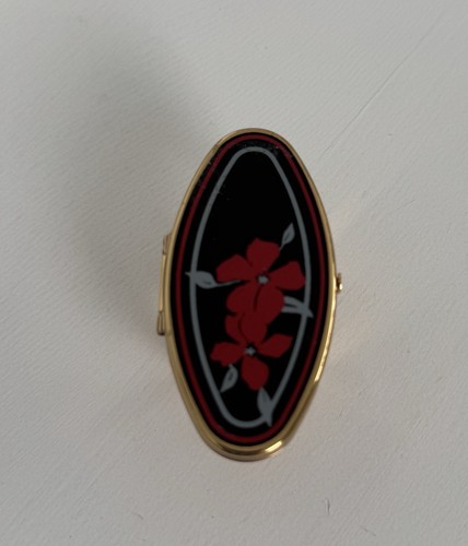 Vintage stratton lip view - vintage,