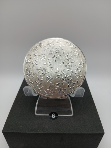 Beautiful vintage stratton - vintage,
