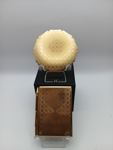 Beautiful vintage stratton - beautiful,