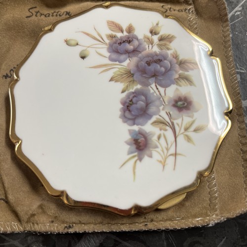 Stratton vintage powder - stratton,