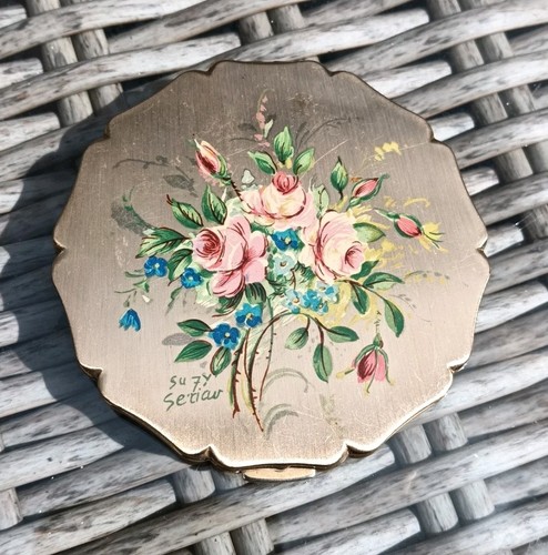 Vintage stratton gilt compact - gilt,