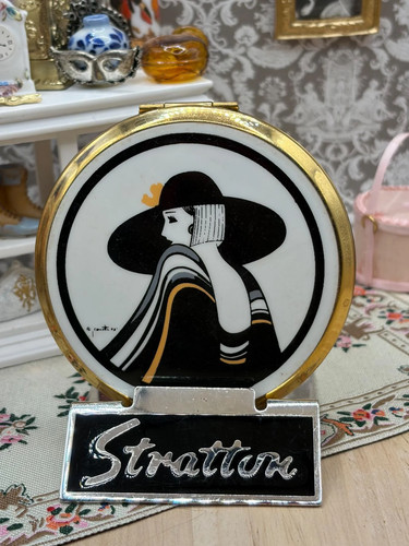 Stratton vintage powder - stratton,