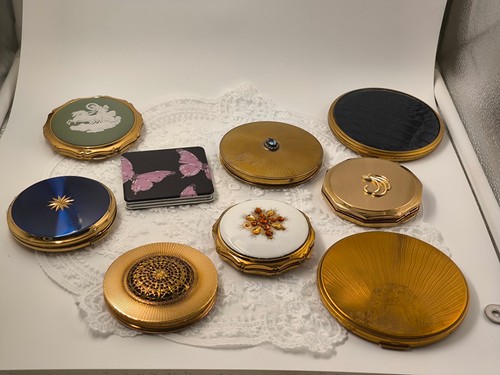 Powder compact vintage - powder,