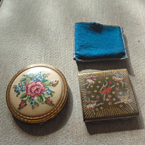 Vintage compacts round - vintage,
